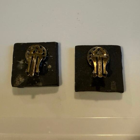 Unique Stone Clip-On Earrings - Picture 2 of 2